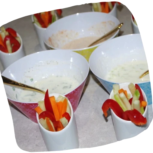 Bâtonnets de crudités et sauces au yaourt