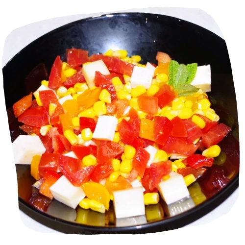 Salade fraîche jaune et rouge
