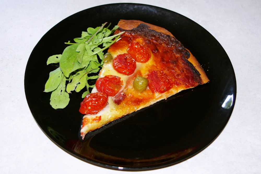 Recette : Pizza Mozzarella, jambon et tomates cerises